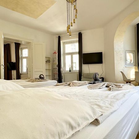 Premium Apartment Located At The Famous Vienna Kutschkermarkt Buitenkant foto