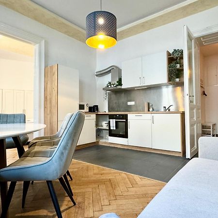 Premium Apartment Located At The Famous Vienna Kutschkermarkt Buitenkant foto