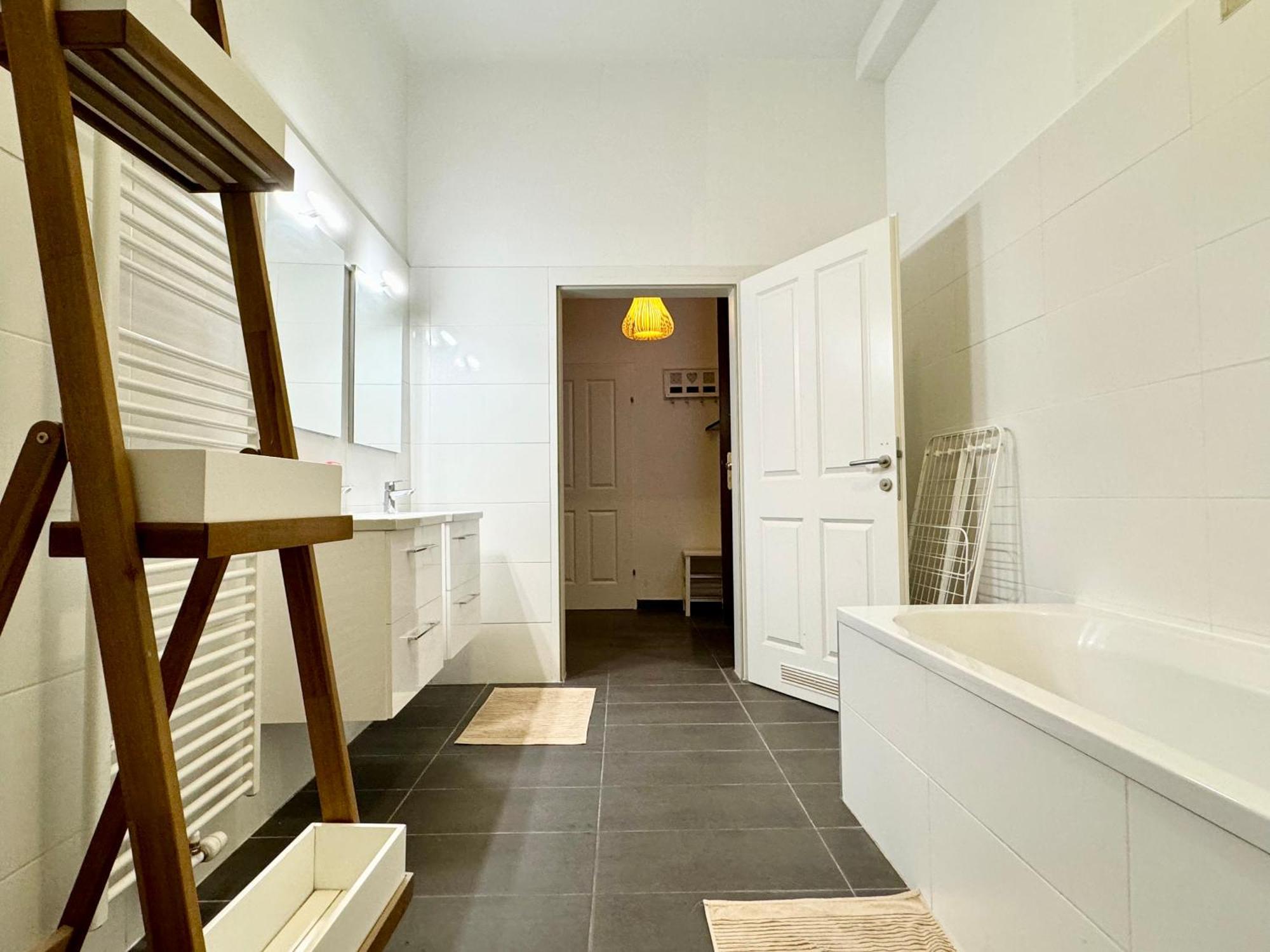 Premium Apartment Located At The Famous Vienna Kutschkermarkt Buitenkant foto