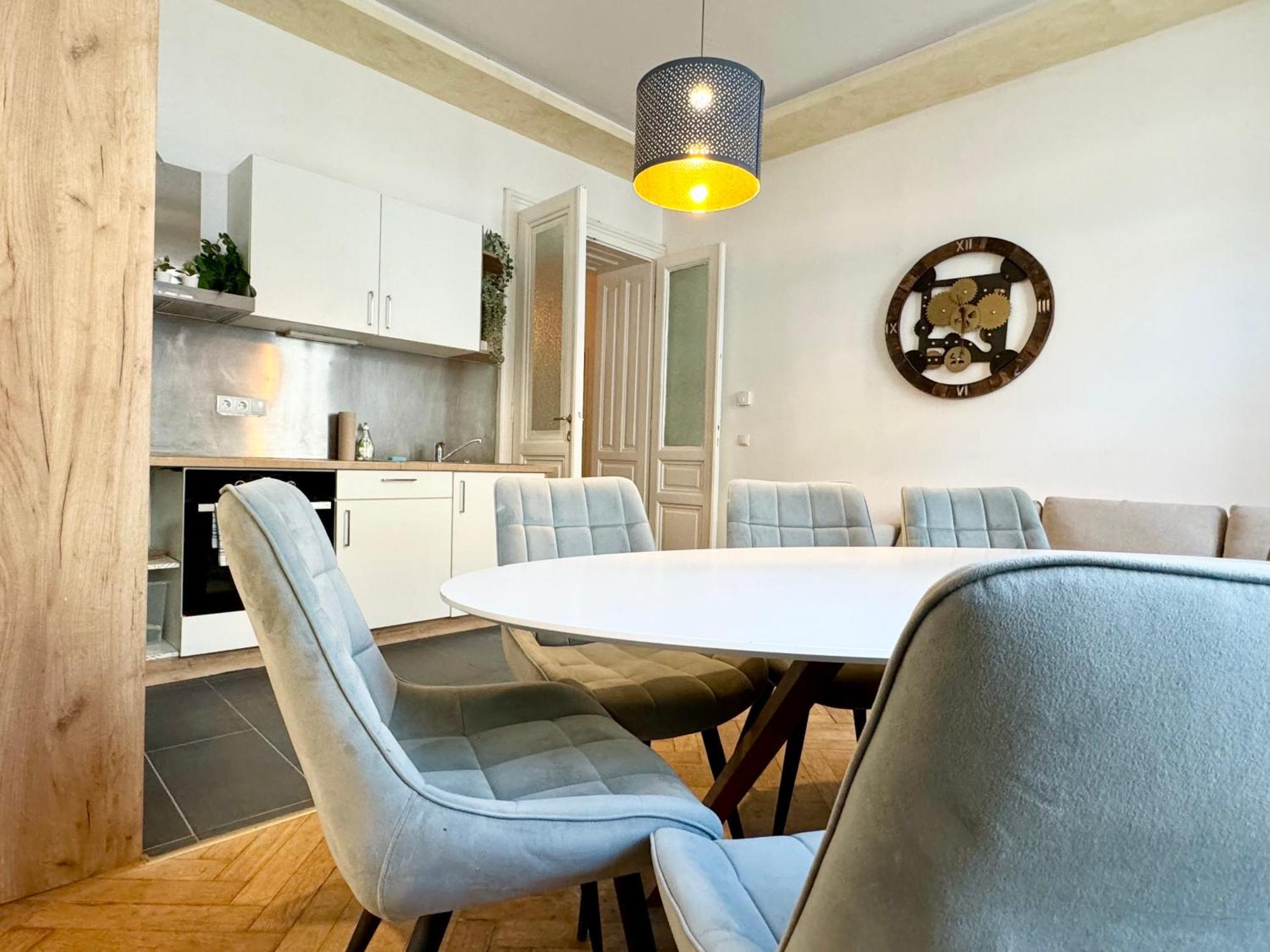 Premium Apartment Located At The Famous Vienna Kutschkermarkt Buitenkant foto