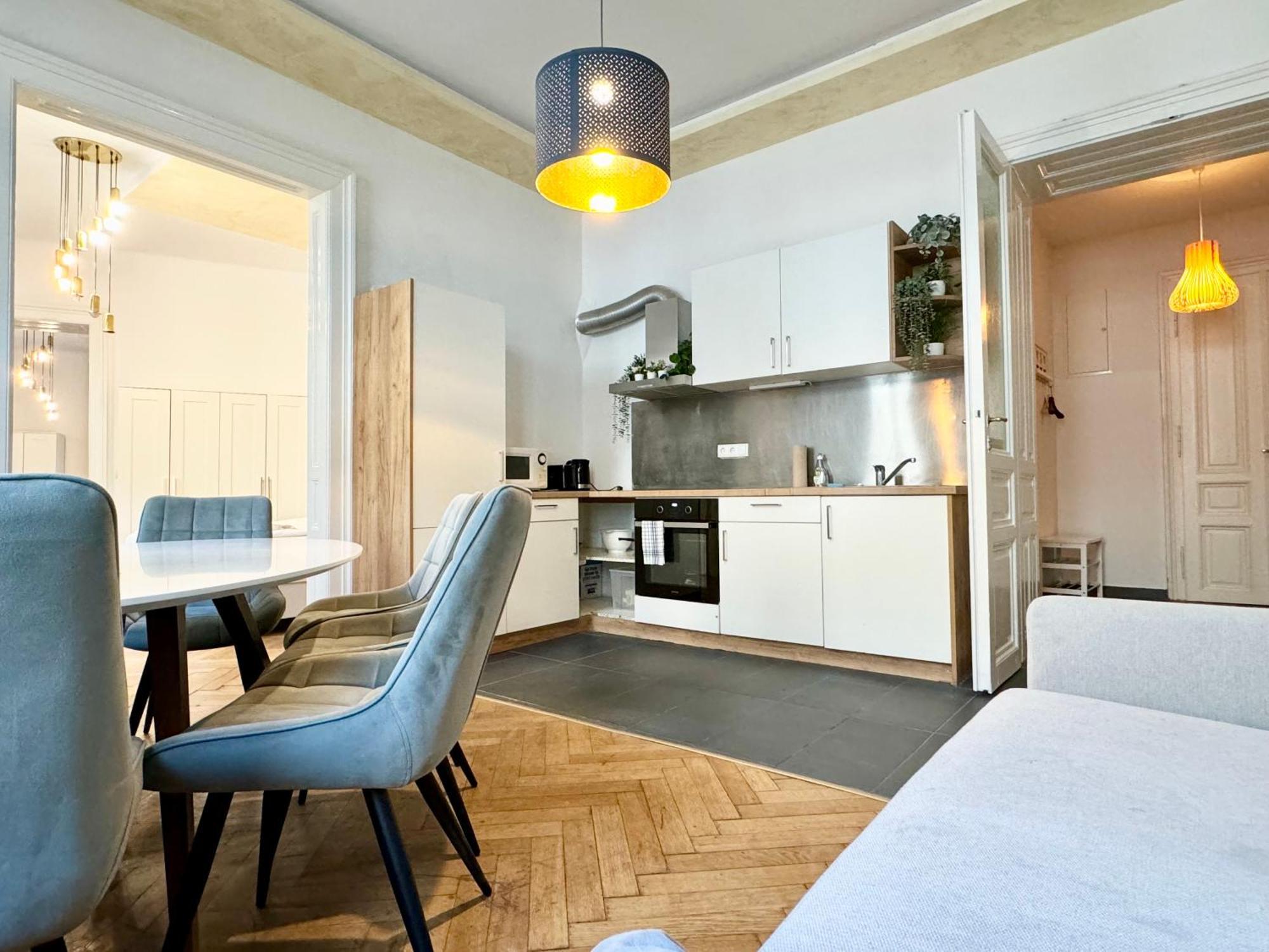 Premium Apartment Located At The Famous Vienna Kutschkermarkt Buitenkant foto